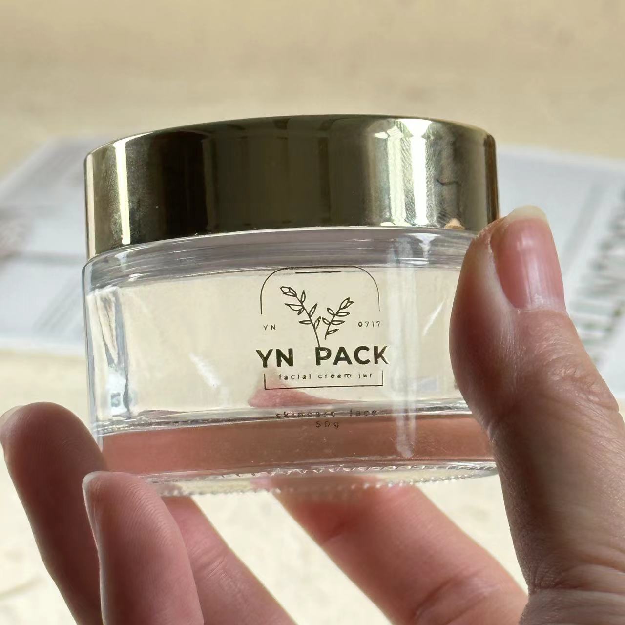 Luxusglas Großhandel Milchglas – Luxury Skincare Bottles Bewertung und Preis